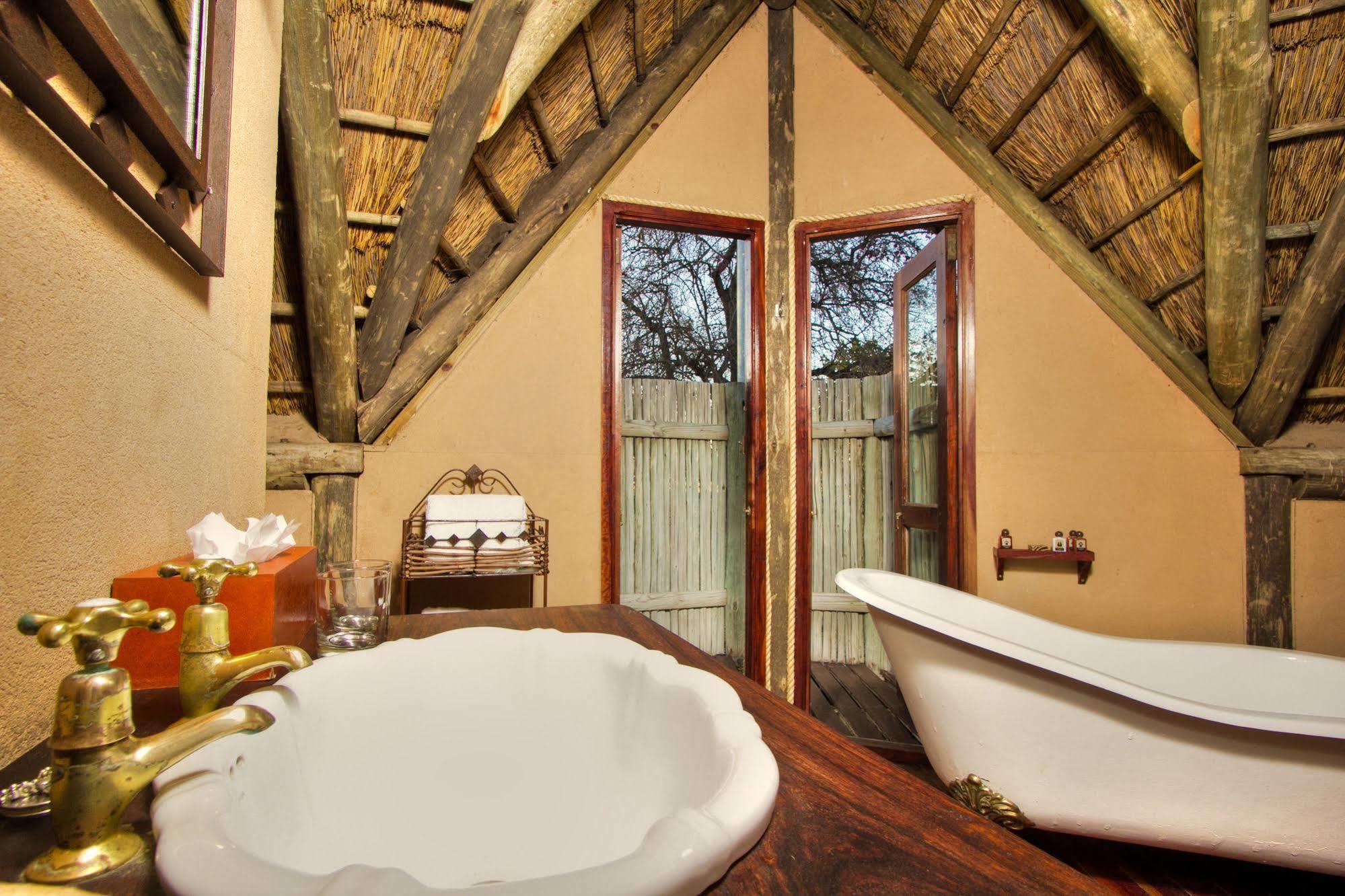Deception Valley Lodge Hainaveld Game Farm Buitenkant foto